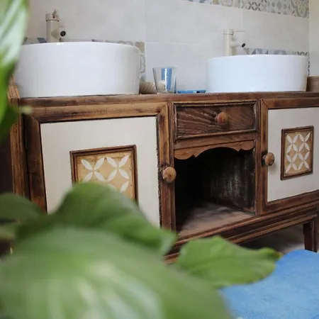 Oda ve Kahvaltı Art Gli Aironi Pomposa