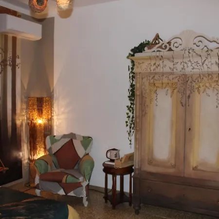 Art Gli Aironi Bed & Breakfast 3*